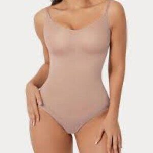 ✨CLOSET CLEAR OUT ✨ HEY SHAPE - Snatched Shapewear Nude Bodysuit.